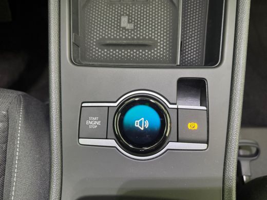 Volkswagen T-Roc 1.5 eTsi Life First Edition 116PK DSG | Trekhaak | Stuurverwarming | Zwart dak ActivLease financial lease