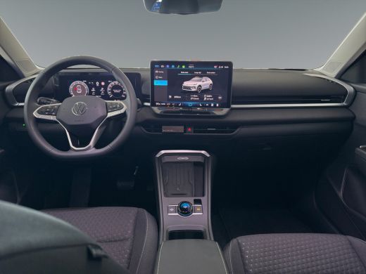 Volkswagen T-Roc 1.5 eTsi Life First Edition 116PK DSG | Trekhaak | Stuurverwarming | Zwart dak ActivLease financial lease