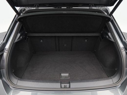 Volkswagen T-Roc 1.5 TSi 150 Pk Automaat Sport Business R-Line | Black Style | Camera | Stoelverwarming | Adaptive... ActivLease financial lease
