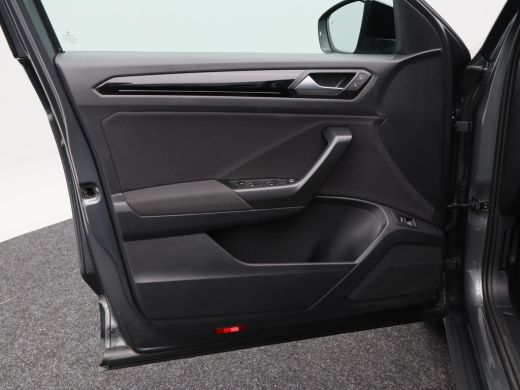 Volkswagen T-Roc 1.5 TSi 150 Pk Automaat Sport Business R-Line | Black Style | Camera | Stoelverwarming | Adaptive... ActivLease financial lease