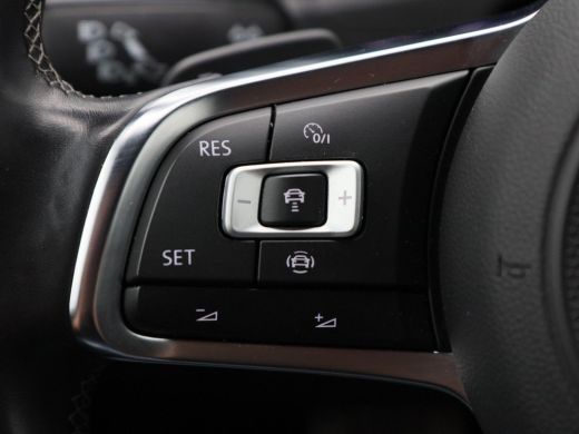 Volkswagen T-Roc 1.5 TSi 150 Pk Automaat Sport Business R-Line | Black Style | Camera | Stoelverwarming | Adaptive... ActivLease financial lease