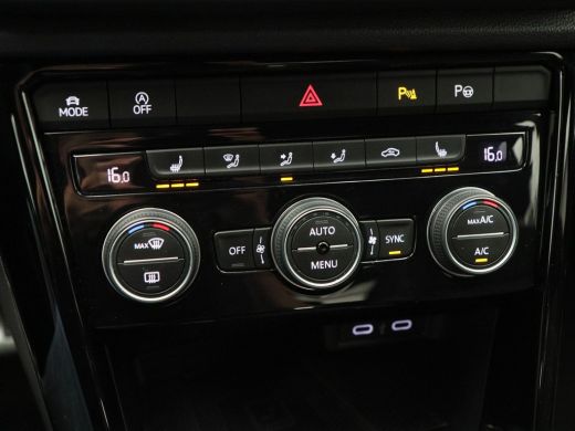 Volkswagen T-Roc 1.5 TSi 150 Pk Automaat Sport Business R-Line | Black Style | Camera | Stoelverwarming | Adaptive... ActivLease financial lease