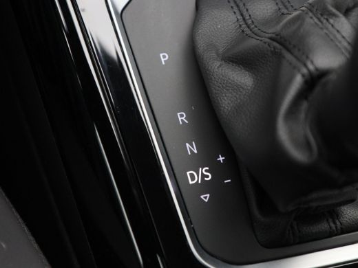 Volkswagen T-Roc 1.5 TSi 150 Pk Automaat Sport Business R-Line | Black Style | Camera | Stoelverwarming | Adaptive... ActivLease financial lease