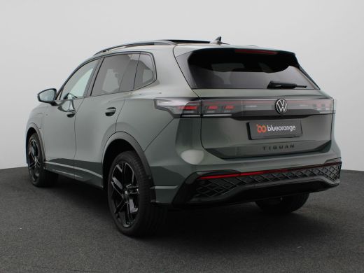 Volkswagen Tiguan 1.5 eHybrid R-Line Edition 272PK DSG Pano-Schuifdak, Black Style, Trekhaak, 20" LM Velgen, Leder,... ActivLease financial lease
