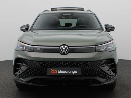 Volkswagen Tiguan 1.5 eHybrid R-Line Edition 272PK DSG Pano-Schuifdak, Black Style, Trekhaak, 20" LM Velgen, Leder,... ActivLease financial lease