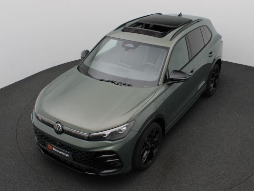 Volkswagen Tiguan 1.5 eHybrid R-Line Edition 272PK DSG Pano-Schuifdak, Black Style, Trekhaak, 20" LM Velgen, Leder,... ActivLease financial lease