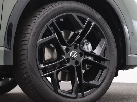 Volkswagen Tiguan 1.5 eHybrid R-Line Edition 272PK DSG Pano-Schuifdak, Black Style, Trekhaak, 20" LM Velgen, Leder,... ActivLease financial lease