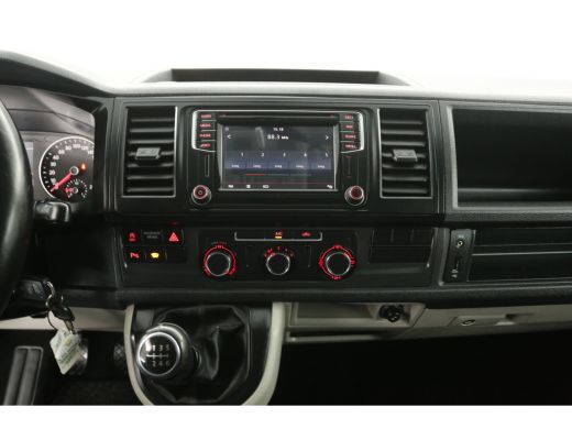 Volkswagen Transporter 2.0 TDI 150PK L1H1 | Airco | Cruise | Parkeersens | Trekhaak | 18"LMV ActivLease financial lease