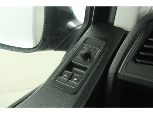 Volkswagen Transporter 2.0 TDI 150PK L1H1 | Airco | Cruise | Parkeersens | Trekhaak | 18"LMV ActivLease financial lease