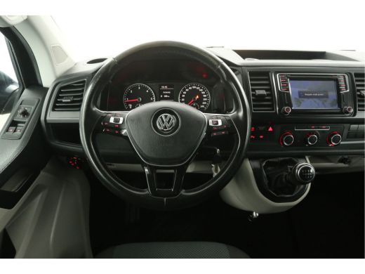 Volkswagen Transporter 2.0 TDI 150PK L1H1 | Airco | Cruise | Parkeersens | Trekhaak | 18"LMV ActivLease financial lease