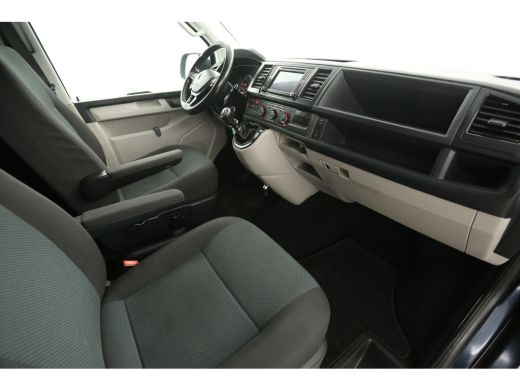 Volkswagen Transporter 2.0 TDI 150PK L1H1 | Airco | Cruise | Parkeersens | Trekhaak | 18"LMV ActivLease financial lease