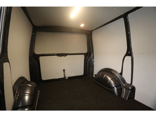 Volkswagen Transporter 2.0 TDI 150PK L1H1 | Airco | Cruise | Parkeersens | Trekhaak | 18"LMV ActivLease financial lease