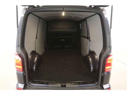 Volkswagen Transporter 2.0 TDI 150PK L1H1 | Airco | Cruise | Parkeersens | Trekhaak | 18"LMV ActivLease financial lease