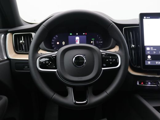 Volvo  XC60 2.0 T8 Plug-in hybrid AWD Ultra Black Edition Exec Panoramadak, Trekhaak, 22" LM Velgen, Bowers &... ActivLease financial lease
