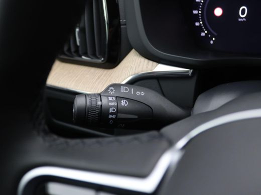 Volvo  XC60 2.0 T8 Plug-in hybrid AWD Ultra Black Edition Exec Panoramadak, Trekhaak, 22" LM Velgen, Bowers &... ActivLease financial lease