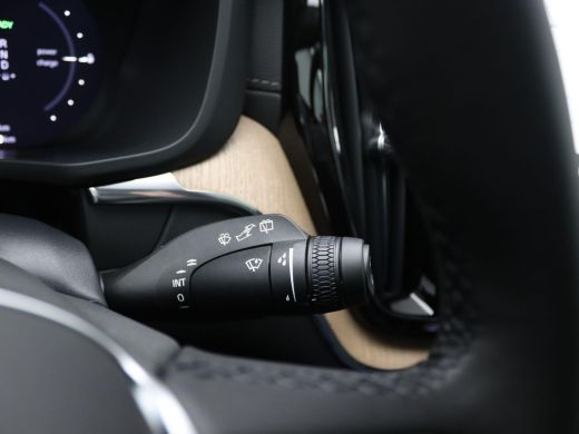 Volvo  XC60 2.0 T8 Plug-in hybrid AWD Ultra Black Edition Exec Panoramadak, Trekhaak, 22" LM Velgen, Bowers &... ActivLease financial lease