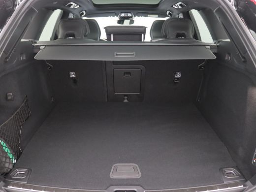 Volvo  XC60 2.0 T8 Plug-in hybrid AWD Ultra Black Edition Exec Panoramadak, Trekhaak, 22" LM Velgen, Bowers &... ActivLease financial lease