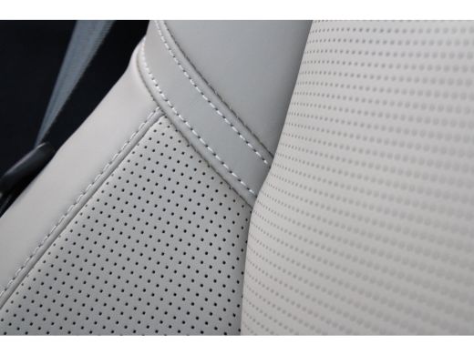 Volvo  XC90 T8 406PK AWD Ultra Bright Executive | 22" | Massage/ventilatie | Luchtvering | Gelam. glas | B&W ActivLease financial lease
