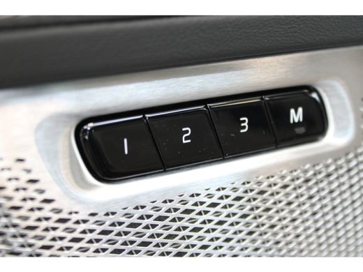 Volvo  XC90 T8 406PK AWD Ultra Bright Executive | 22" | Massage/ventilatie | Luchtvering | Gelam. glas | B&W ActivLease financial lease