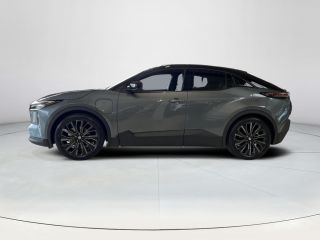 Toyota C-HR+ Executive AWD 77 kWh | Plus Pack | &euro; 3.000 extra inruilwaarde |