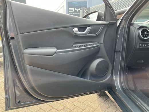 Hyundai Kona 1.6 GDI HEV Premium Select | Stoelverwarming | Adaptieve CC | HUD | Rijklaarprijs! ActivLease financial lease
