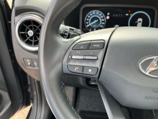Hyundai Kona 1.6 GDI HEV Premium Select | Stoelverwarming | Adaptieve CC | HUD | Rijklaarprijs! ActivLease financial lease