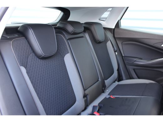 Opel Grandland X 1.6 TURBO 225PK HYBRID ELEGANCE AUTOMAAT / NAVI / LEDER / CLIMA / FULL-LED / AGR / PDC / 18" LMV ... ActivLease financial lease