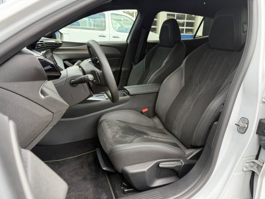 Peugeot 408 1.2 PureTech GT 130 EAT8 Alcantara bekleding | 360 Camera | Focal | Keyless | Elektrische achterk... ActivLease financial lease