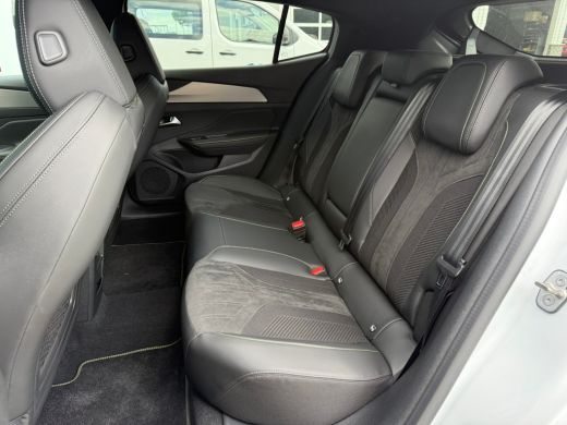 Peugeot 408 1.2 PureTech GT 130 EAT8 Alcantara bekleding | 360 Camera | Focal | Keyless | Elektrische achterk... ActivLease financial lease