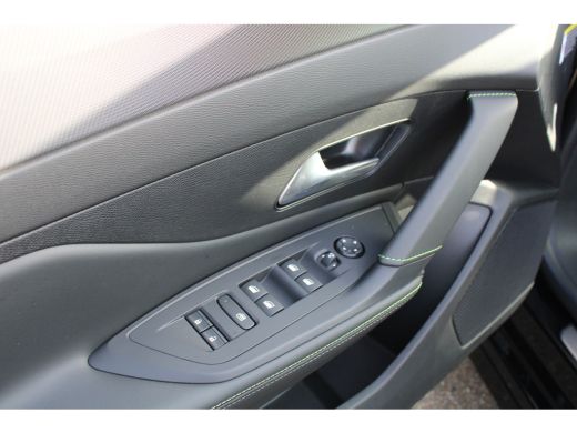 Peugeot e-308 GT 54 kWh | 3-Fase | Navigatie | 360 graden camera | Stoelverwarming | Alcantara | Stuurverwarming | ActivLease financial lease