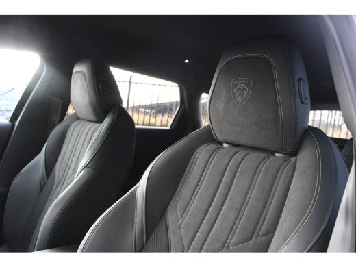 Peugeot e-308 GT 54 kWh | 3-Fase | Navigatie | 360 graden camera | Stoelverwarming | Alcantara | Stuurverwarming | ActivLease financial lease