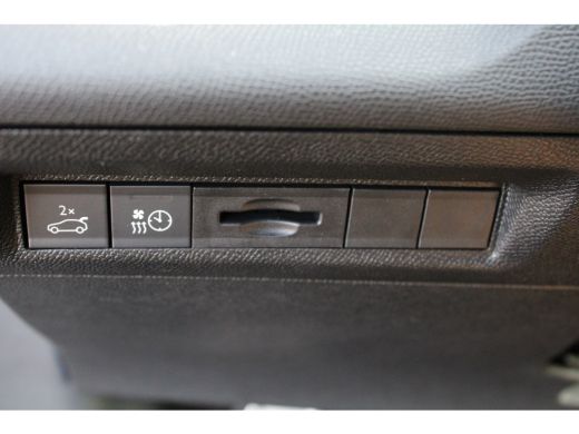 Peugeot e-308 GT 54 kWh | 3-Fase | Navigatie | 360 graden camera | Stoelverwarming | Alcantara | Stuurverwarming | ActivLease financial lease