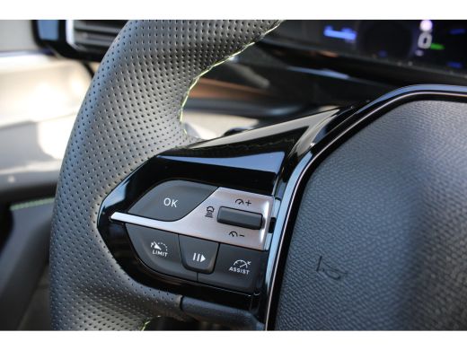 Peugeot e-308 GT 54 kWh | 3-Fase | Navigatie | 360 graden camera | Stoelverwarming | Alcantara | Stuurverwarming | ActivLease financial lease
