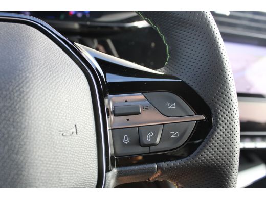 Peugeot e-308 GT 54 kWh | 3-Fase | Navigatie | 360 graden camera | Stoelverwarming | Alcantara | Stuurverwarming | ActivLease financial lease