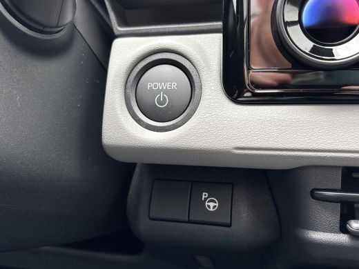 Toyota C-HR+ Executive AWD 77 kWh **MINERAL METALIC/ NIEUWE AUTO** ActivLease financial lease