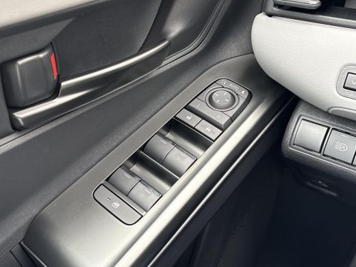 Toyota C-HR+ Executive AWD 77 kWh **MINERAL METALIC/ NIEUWE AUTO** ActivLease financial lease