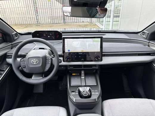 Toyota C-HR+ Executive AWD 77 kWh **MINERAL METALIC/ NIEUWE AUTO** ActivLease financial lease