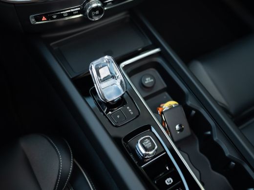 Volvo  XC60 2.0 T6 Plug-in hybrid AWD Plus Black Edition | Harman/ Kardon | 360 Camera | Blind Spot | Panodak... ActivLease financial lease