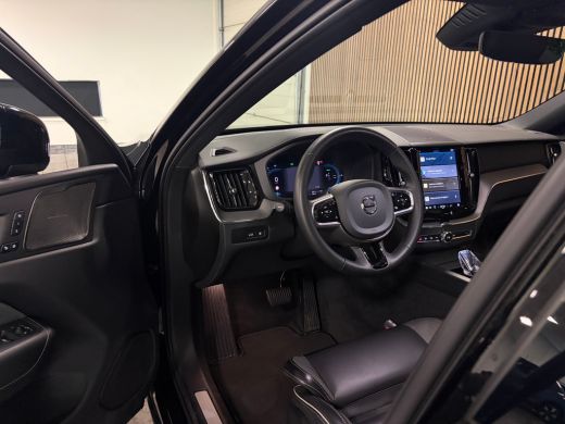 Volvo  XC60 T8 AWD Recharge Ultra Black Edition | Luchtvering | Trekhaak | 360&deg; Camera | 455pk | Head-Up Disp... ActivLease financial lease