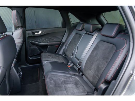 Ford Kuga 2.5 PHEV ST-Line X | Pano-dak | AGR-stoel | Wegklap Trekhaak | Adapt. Cruise | Head-Up | Full Ada... ActivLease financial lease