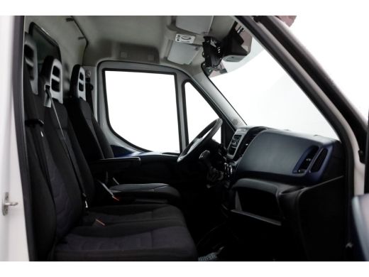 Iveco Daily 35C14 136pk E6 HiMatic Automaat L2H2 Airco/Camera/Trekhaak 3500kg 09-2018 ActivLease financial lease