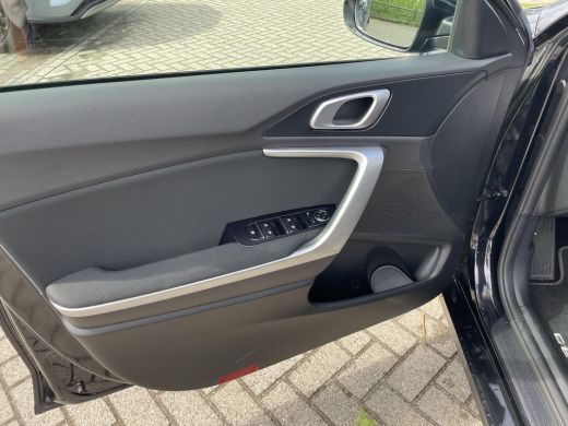 Kia Ceed 1.5 T-GDi MHEV DynamicLine | Climate control | Achteruitrijcamera | Cruise | ActivLease financial lease