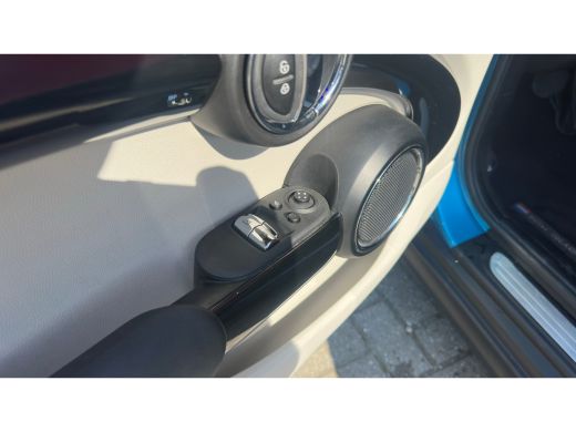 Mini Cooper 1.5 Cooper Chili Serious Business | Achteruitrijcamera | Afwijkende dakkleur | Bluetooth telefoon... ActivLease financial lease