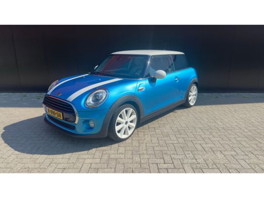 Mini Cooper 1.5 Cooper Chili Serious Business | Achteruitrijcamera | Afwijkende dakkleur | Bluetooth telefoon... ActivLease financial lease