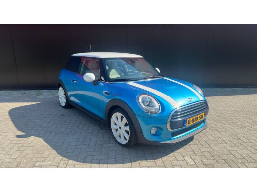 Mini Cooper 1.5 Cooper Chili Serious Business | Achteruitrijcamera | Afwijkende dakkleur | Bluetooth telefoon... ActivLease financial lease