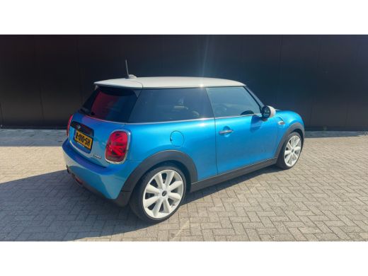 Mini Cooper 1.5 Cooper Chili Serious Business | Achteruitrijcamera | Afwijkende dakkleur | Bluetooth telefoon... ActivLease financial lease