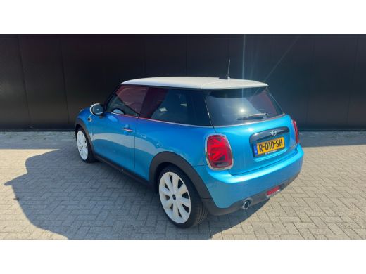 Mini Cooper 1.5 Cooper Chili Serious Business | Achteruitrijcamera | Afwijkende dakkleur | Bluetooth telefoon... ActivLease financial lease