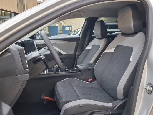 Opel Astra 1.2 Turbo Business Edition | Navigatie | Camera | Stoelverwarming | Adaptieve cruise control | Ap... ActivLease financial lease