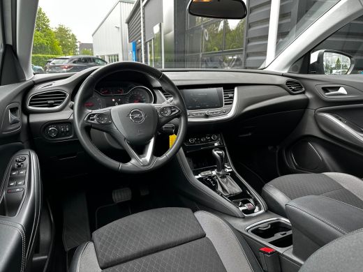 Opel Grandland X 1.2 Turbo 130 PK Innovation Automaat | CAMERA + SENSOREN| DODEHOEK DETECTIE| NAVIGATIE + APPLE CA... ActivLease financial lease