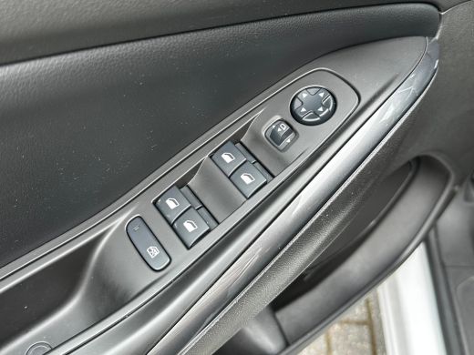 Opel Grandland X 1.2 Turbo 130 PK Innovation Automaat | CAMERA + SENSOREN| DODEHOEK DETECTIE| NAVIGATIE + APPLE CA... ActivLease financial lease